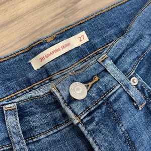 Levi’s 311 Shaping Skinny
